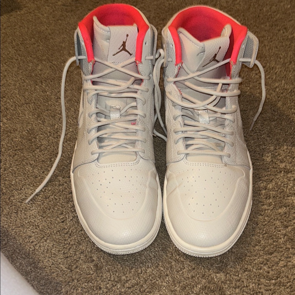 Jordan Sneakers White and Pink